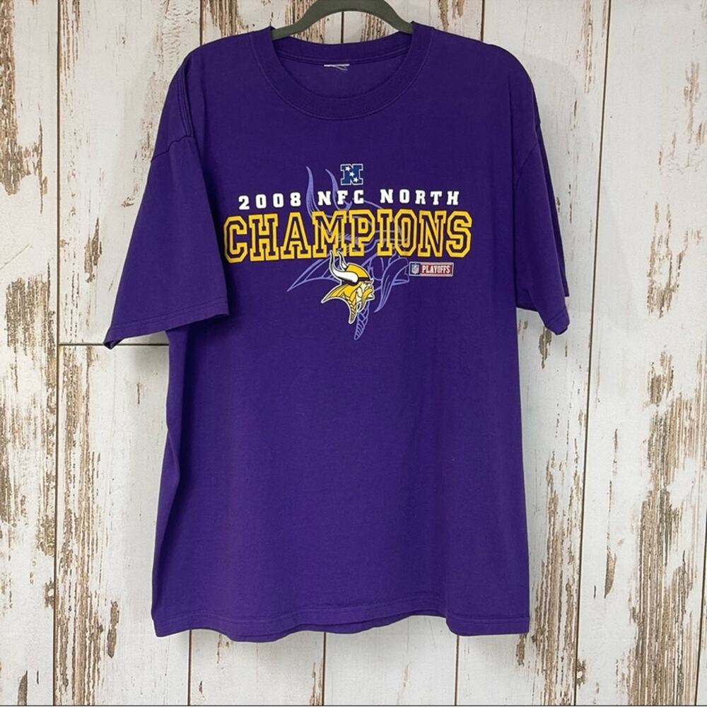 2008 Vikings NFC North Champions Shirt, similar to a Large/XL. No size tag.